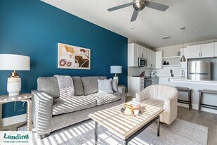 300 E Broad St, Unit 525 in Savannah, GA - Building Photo