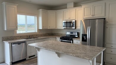 40528 Calle Cancion in Temecula, CA - Building Photo - Building Photo