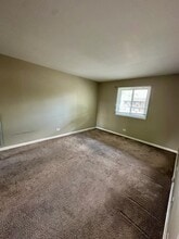 641 Dulles Rd in Des Plaines, IL - Foto de edificio - Building Photo