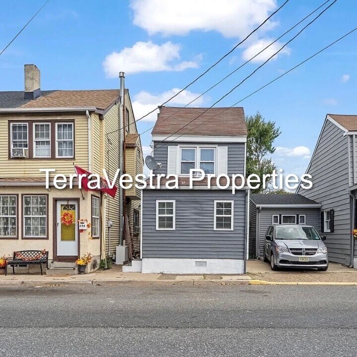 248 S Broadway in Gloucester City, NJ - Building Photo