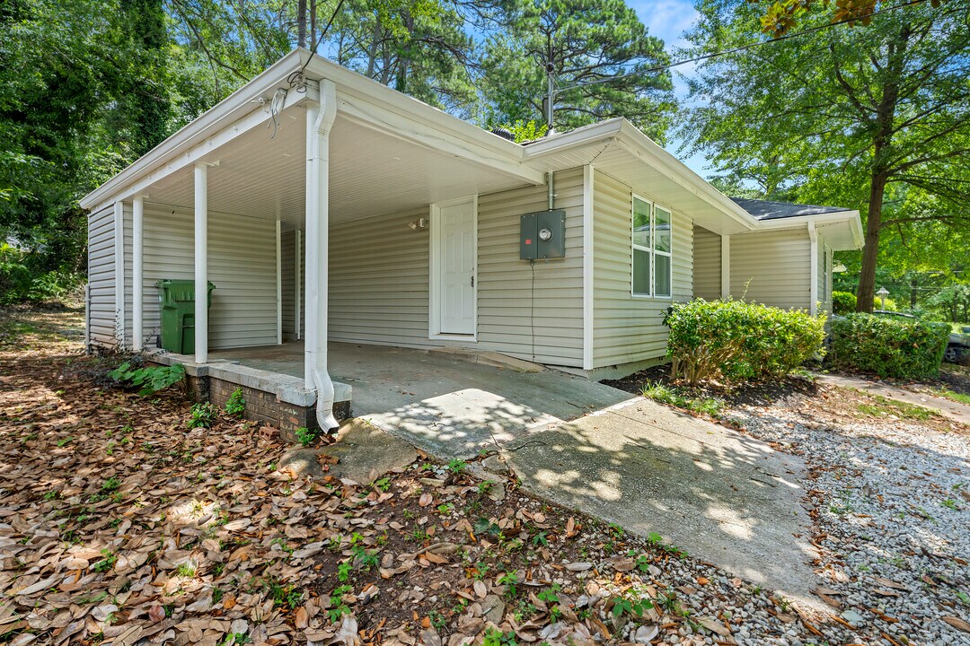 1780 Brewer Blvd SW in Atlanta, GA - Foto de edificio