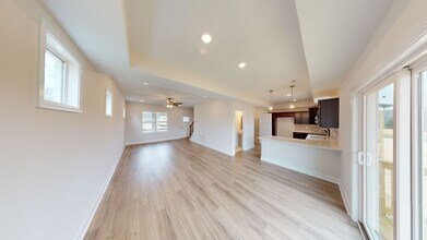 451 Mattingly Dr in Clarksville, TN - Foto de edificio - Building Photo