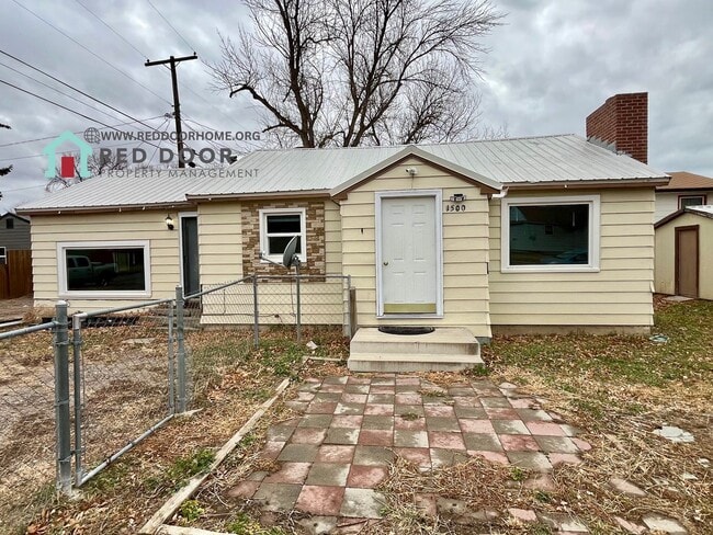 property at 1500 5th Ave NW