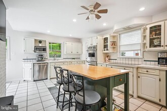 6023 Walhonding Rd in Bethesda, MD - Building Photo - Building Photo