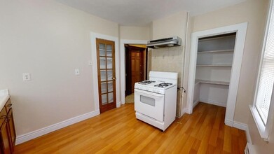 33 Bellingham St in Chelsea, MA - Building Photo - Building Photo