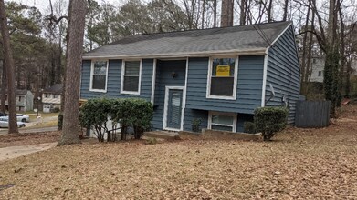 2062 Countydown Ln in Stone Mountain, GA - Building Photo - Building Photo