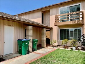 15 Butler St in Irvine, CA - Building Photo - Building Photo