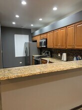 6824 S Dorchester Ave in Chicago, IL - Building Photo - Building Photo