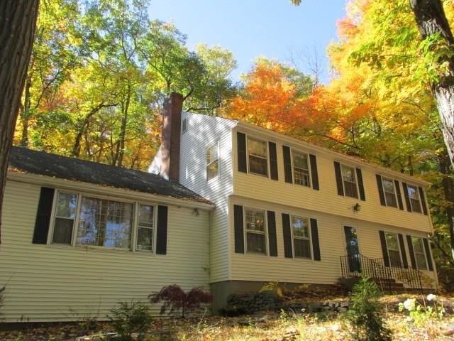 545 Simsbury Rd in Bloomfield, CT - Foto de edificio - Building Photo