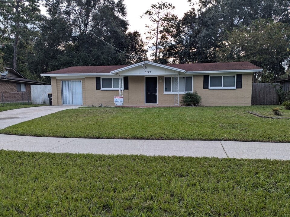 5127 Acoma Ave in Jacksonville, FL - Building Photo
