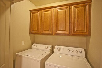 3012 S B St in Rogers, AR - Building Photo - Building Photo