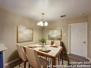 1211 Escalon Ave in San Antonio, TX - Building Photo - Building Photo