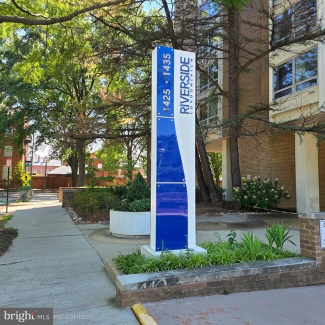 property at 1435 4th St SW
