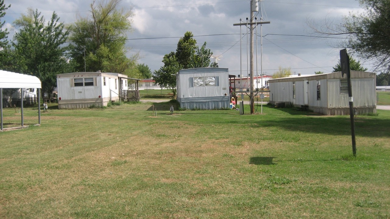 Meadow View Mobile Home Park in Park Hill, OK - Building Photo