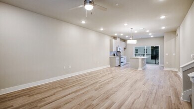 3353 Wynwood Dr in Plano, TX - Foto de edificio - Building Photo