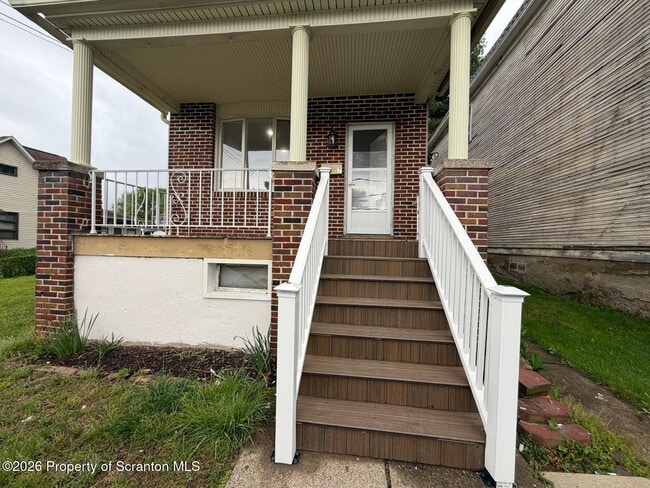 7 Steele St in Wilkes-Barre, PA - Building Photo - Building Photo