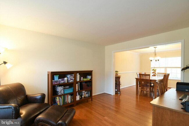 property at 2892 Nicely Ct