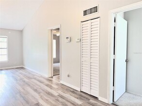 3651 N Goldenrod Rd, Unit 205 in Winter Park, FL - Foto de edificio - Building Photo