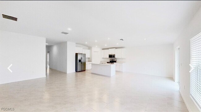 836 Durden Pkwy in Cape Coral, FL - Building Photo - Building Photo