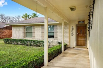 813 Guadalupe St in Lockhart, TX - Building Photo - Building Photo