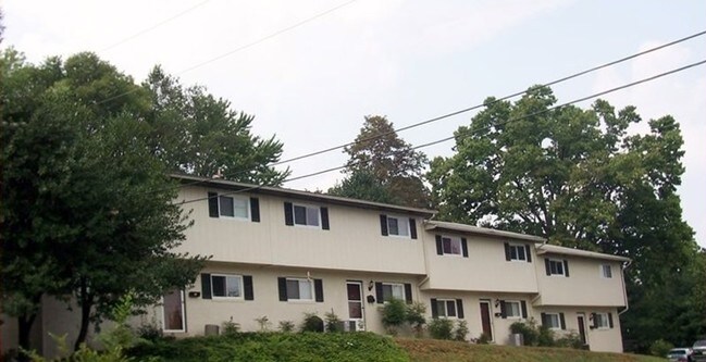 Randolph Macon Apartments in Front Royal, VA - Building Photo - Building Photo