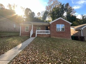 1019 Manor Dr in High Point, NC - Building Photo