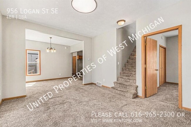 956 Logan St SE in Grand Rapids, MI - Building Photo - Building Photo