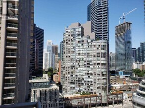 909 Bay St. in Toronto, ON - Building Photo - Building Photo