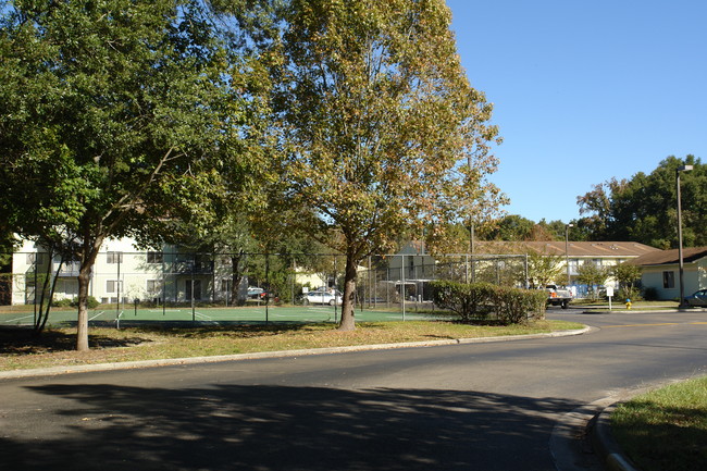 Majestic Oaks in Gainesville, FL - Building Photo - Building Photo