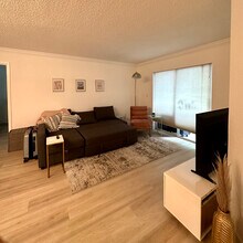 10795 SW 108th Ave, Unit 304 in Miami, FL - Building Photo - Building Photo