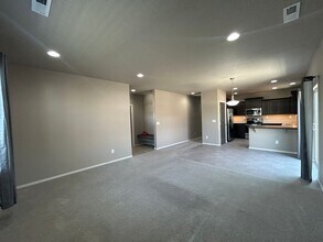 2590 NW Teak Pl in Redmond, OR - Building Photo - Building Photo