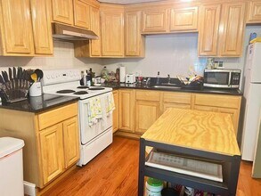 212 Kent St in Brookline, MA - Building Photo - Building Photo
