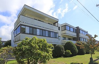 The Dorchester in White Rock, BC - Building Photo