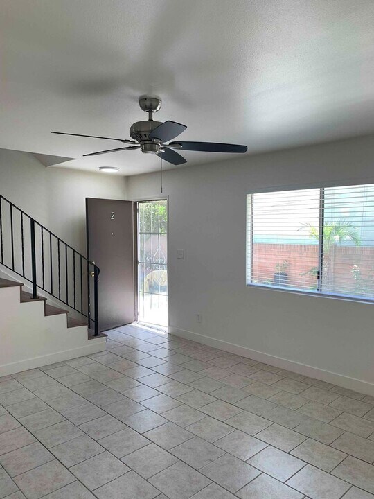 18006 Arline Ave in Artesia, CA - Foto de edificio