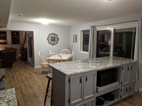 13260 SW Village Glenn Dr in Tigard, OR - Building Photo - Building Photo