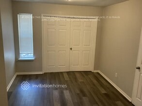2404 Manchester Dr in Carrollton, TX - Building Photo - Building Photo