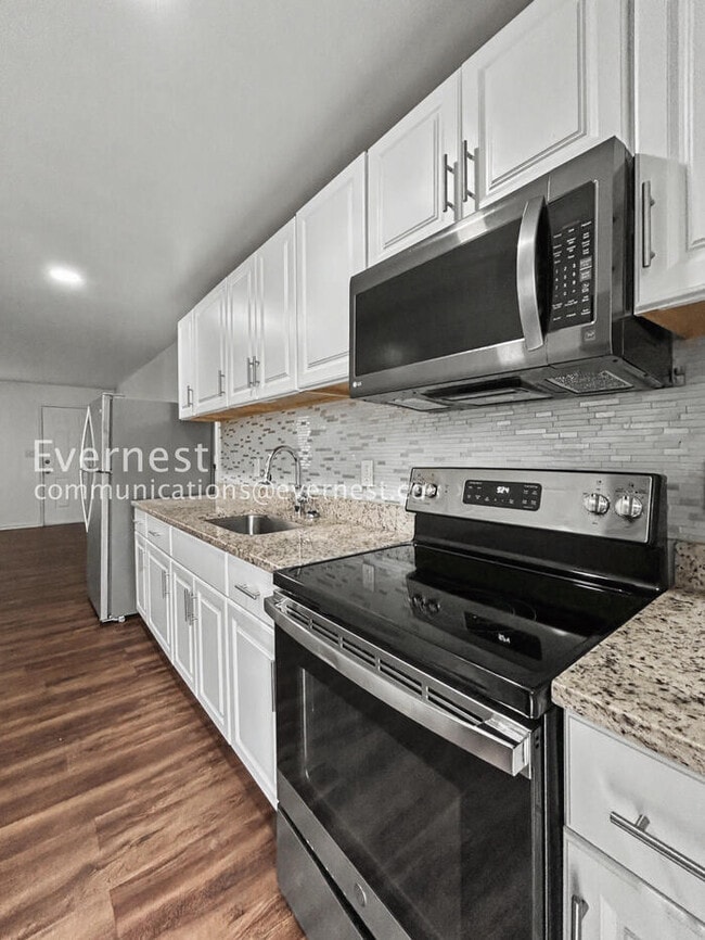 4527 Glade Rd in Forest Park, GA - Building Photo - Building Photo