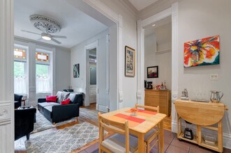 219 W Eugenie St in Chicago, IL - Building Photo - Building Photo