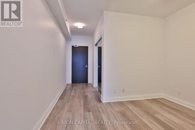 195-1195 Bonis Ave in Toronto, ON - Building Photo - Building Photo