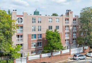 345 Franklin St in Cambridge, MA - Building Photo - Building Photo