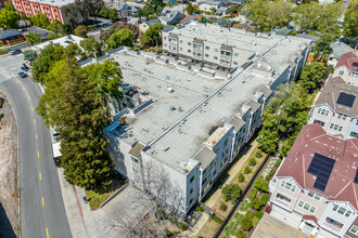 240 N Bayshore Blvd in San Mateo, CA - Building Photo - Building Photo