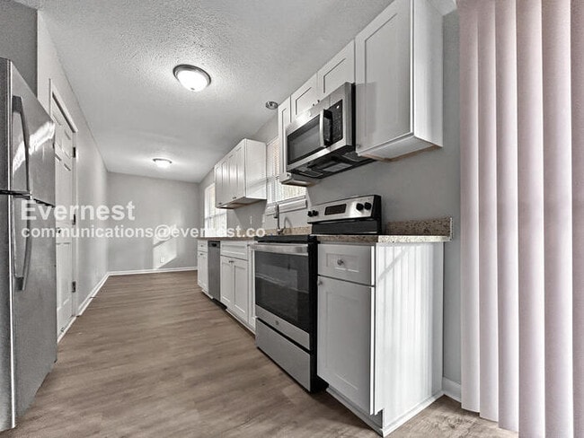 4365 Stonewall Tell Rd in College Park, GA - Building Photo - Building Photo