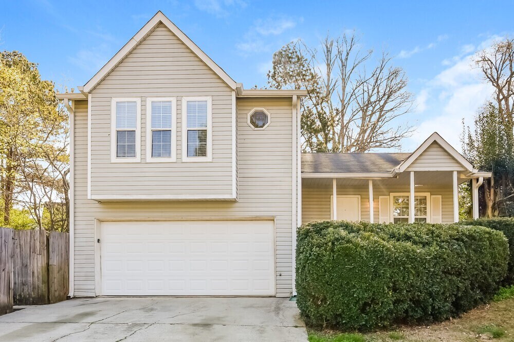 2118 Marbut Farms Entry in Lithonia, GA - Building Photo