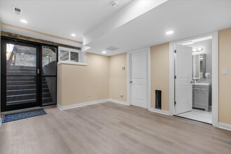 1635 N Ashland Ave, Unit g in Chicago, IL - Building Photo - Building Photo