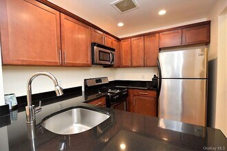 41-32 44th St in Queens, NY - Building Photo - Building Photo