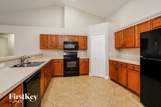 3012 NE 5th Ave in Cape Coral, FL - Building Photo - Building Photo