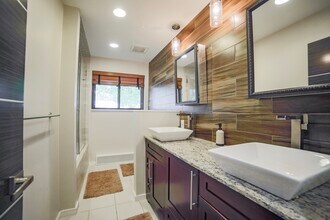 5757 E 1st Ave in Denver, CO - Building Photo - Building Photo