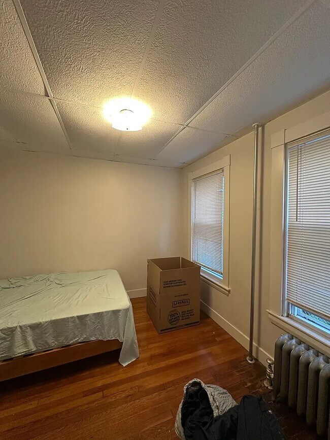 384 Washington St, Unit 1 in Cambridge, MA - Foto de edificio - Building Photo