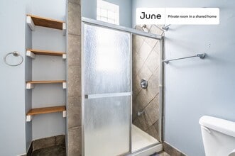 Room in Shared 3 bed/1 bath home, Unit C in Chicago, IL - Building Photo - Building Photo