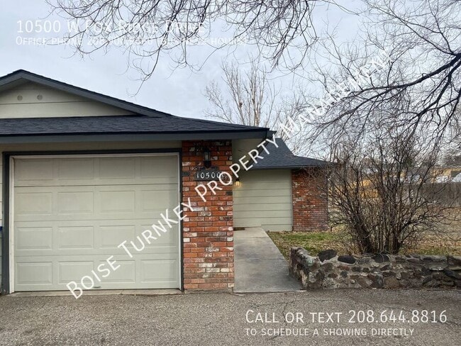 property at 10500 W Fox Ridge Dr